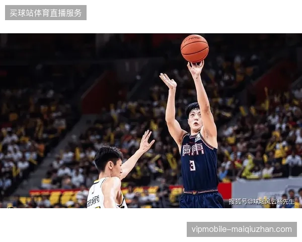 广厦男篮凭借积极的前场篮板拼抢,二次进攻得分能力成为内线进攻的重要一环 广厦男篮凭借积极的前场篮板拼抢,二次进攻得分能力成为内线进攻的重要一环
